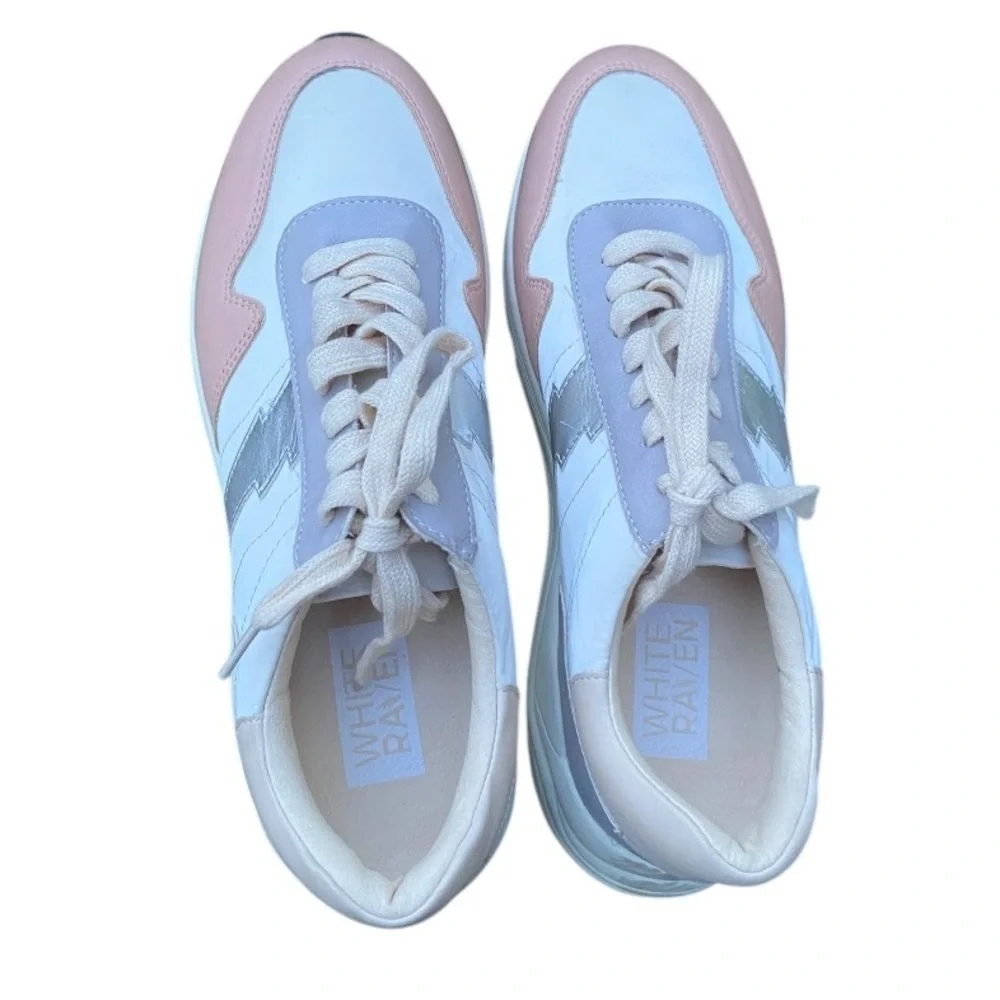 White Raven Women’s Sneakers I Size: 9